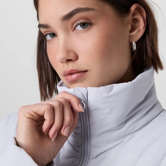 Vuori Canyon Insulated Jacket in Glacier - Picture 3 of 7